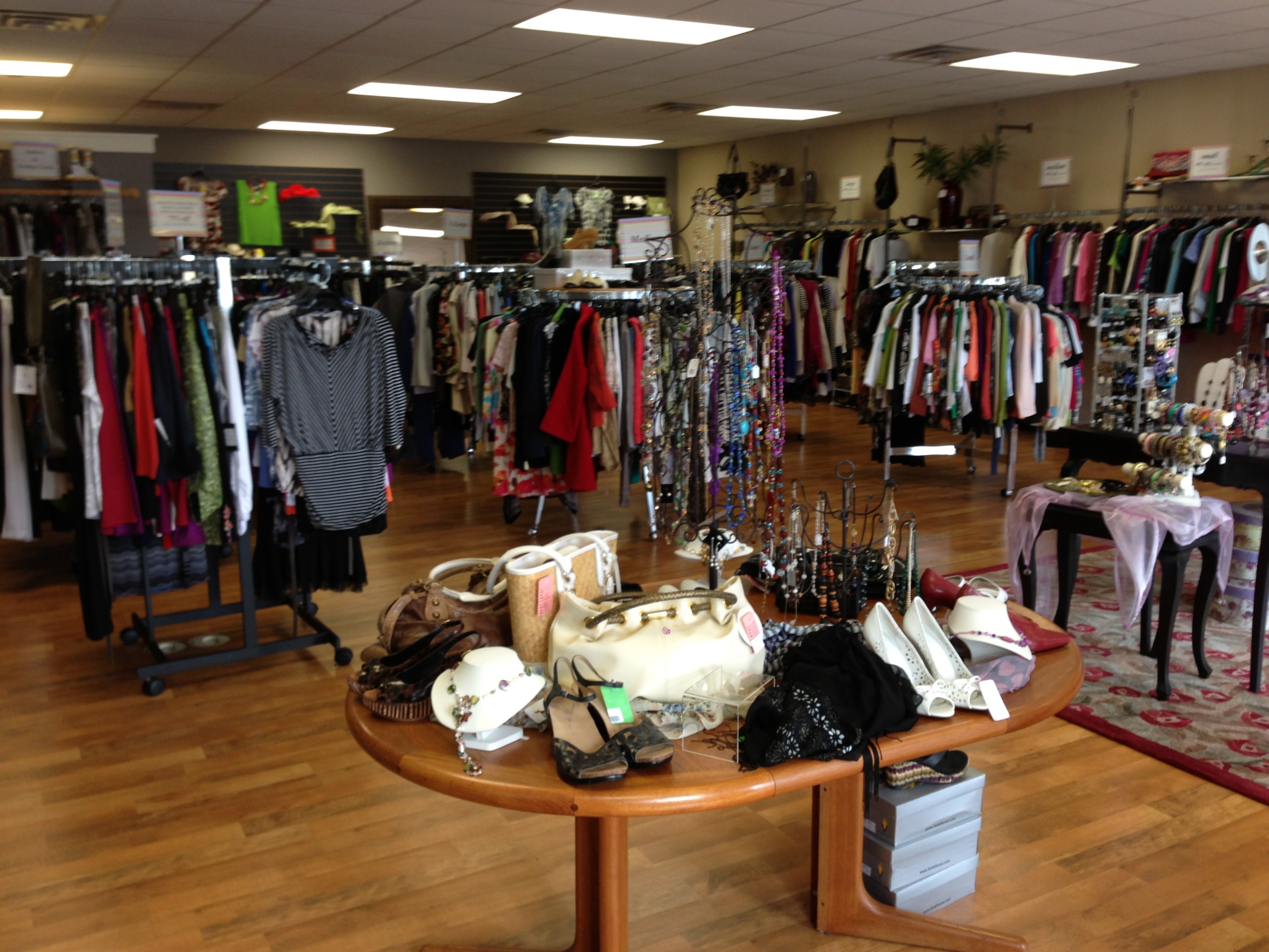 dallas-thrift-store-best-upscale-resale-shop-nearby-dallas-in-desoto